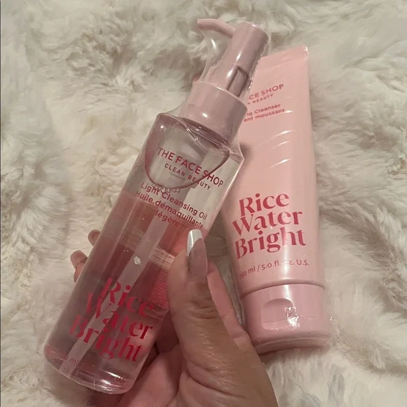 Rice Water Bright Foaming Cleanser - Pink - Picture 2 of 4